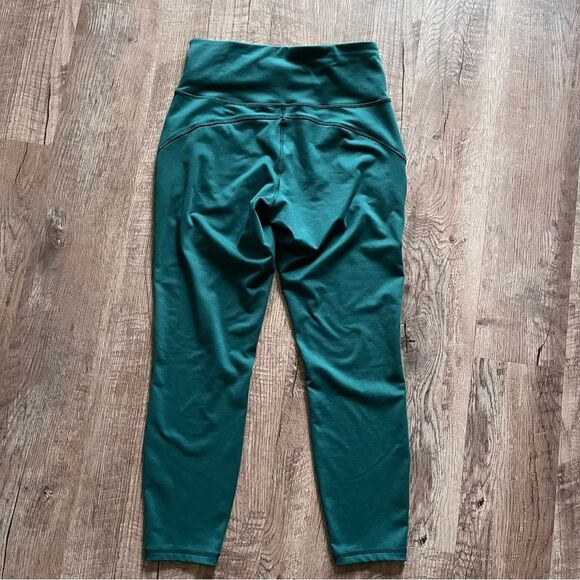 Old Navy Active Green Leggings size medium - Picture 5 of 5